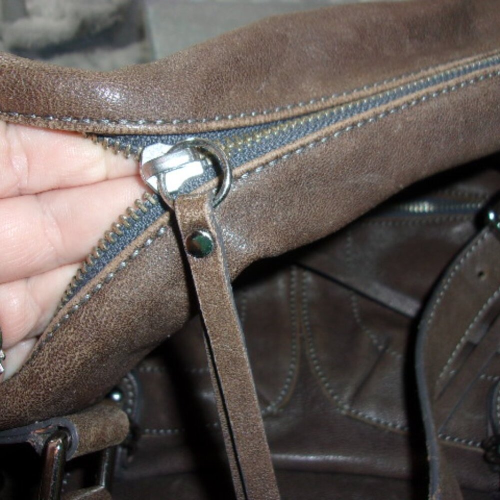 E-95 SORIAL (NEW YORK) BROWN LEATHER SHOULDER BAG - Picture 6 of 16